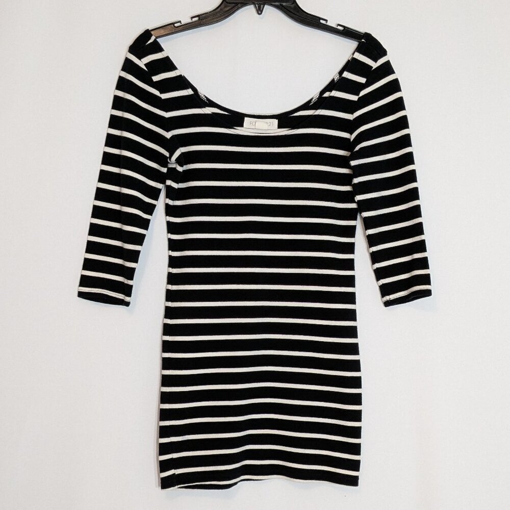 FOREVER 21 Black & White Striped, 3/4 Sleeve, Fitted Mini Pencil Dress; Size S